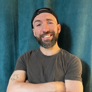 Voice artist - Simon C.