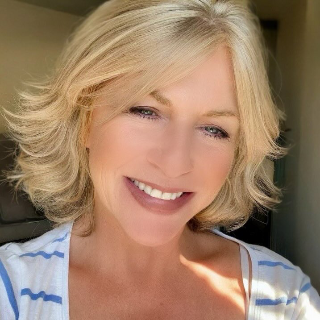 Voice artist - Ingrid W.