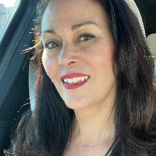 Voice artist - Lisa W.